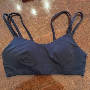 Lululemon like a cloud bra size 4 black